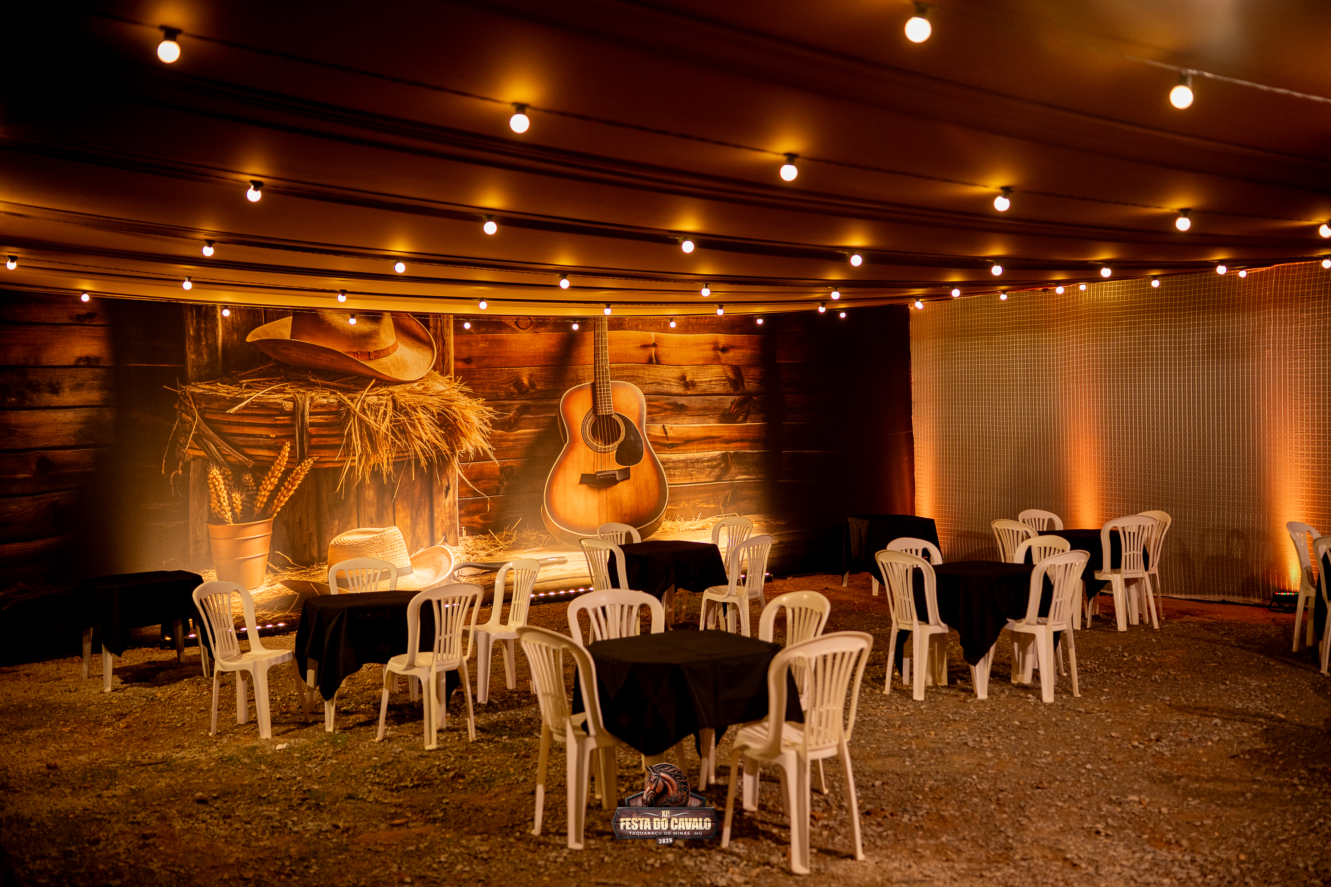Decoração e cenografia de evento pela MS Produções e Eventos